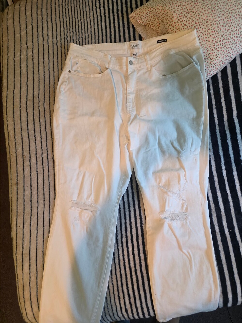 White 22W Judy Blue Jeans Boyfriend Fit